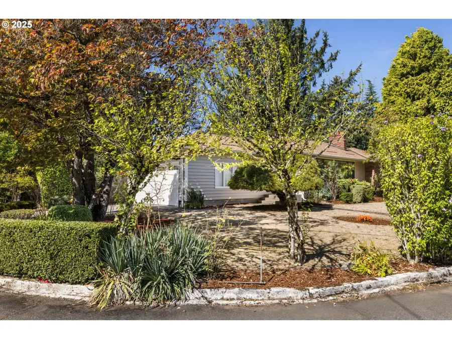 415 NE 116th Pl, Portland, OR 97220 - Image #3