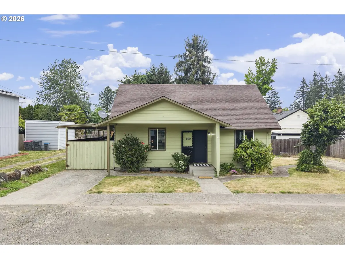 609 4th St, Dayton, OR 97114 - #1