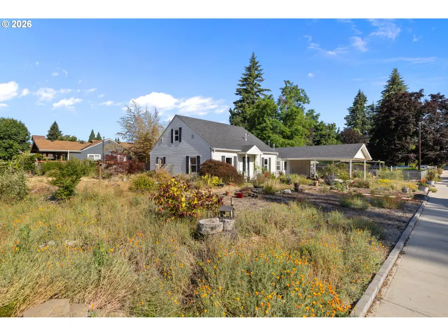 915 N Locust St, Canby, OR 97013 - #3