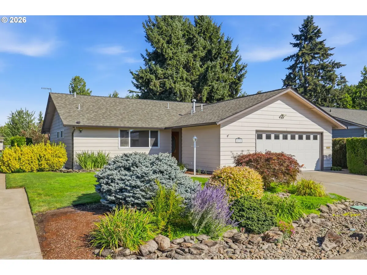 404 S Columbia Dr, Woodburn, OR 97071 - #1