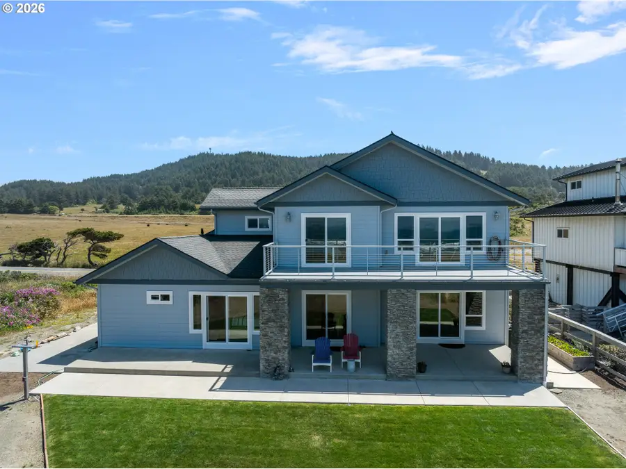 30516 Old Coast Rd, Wedderburn, OR 97444 - #2