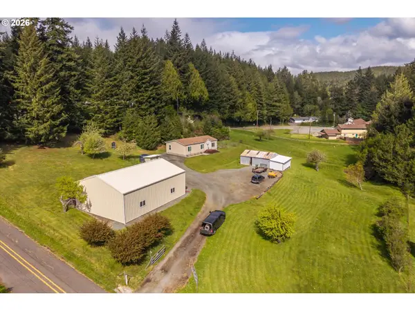 93380 Luscombe Loop, CoosBay, OR 97420