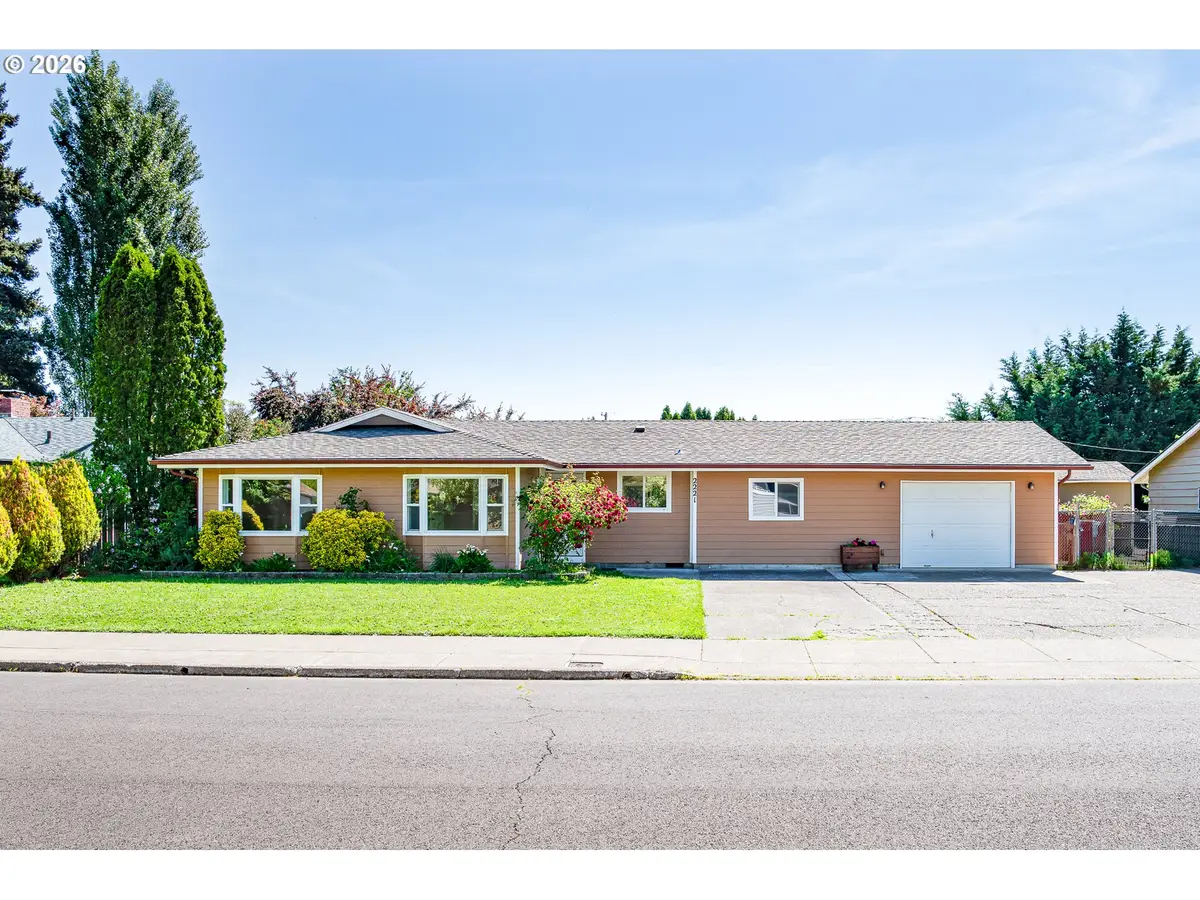 2221 NW 11th St, Corvallis, OR 97330 - #1