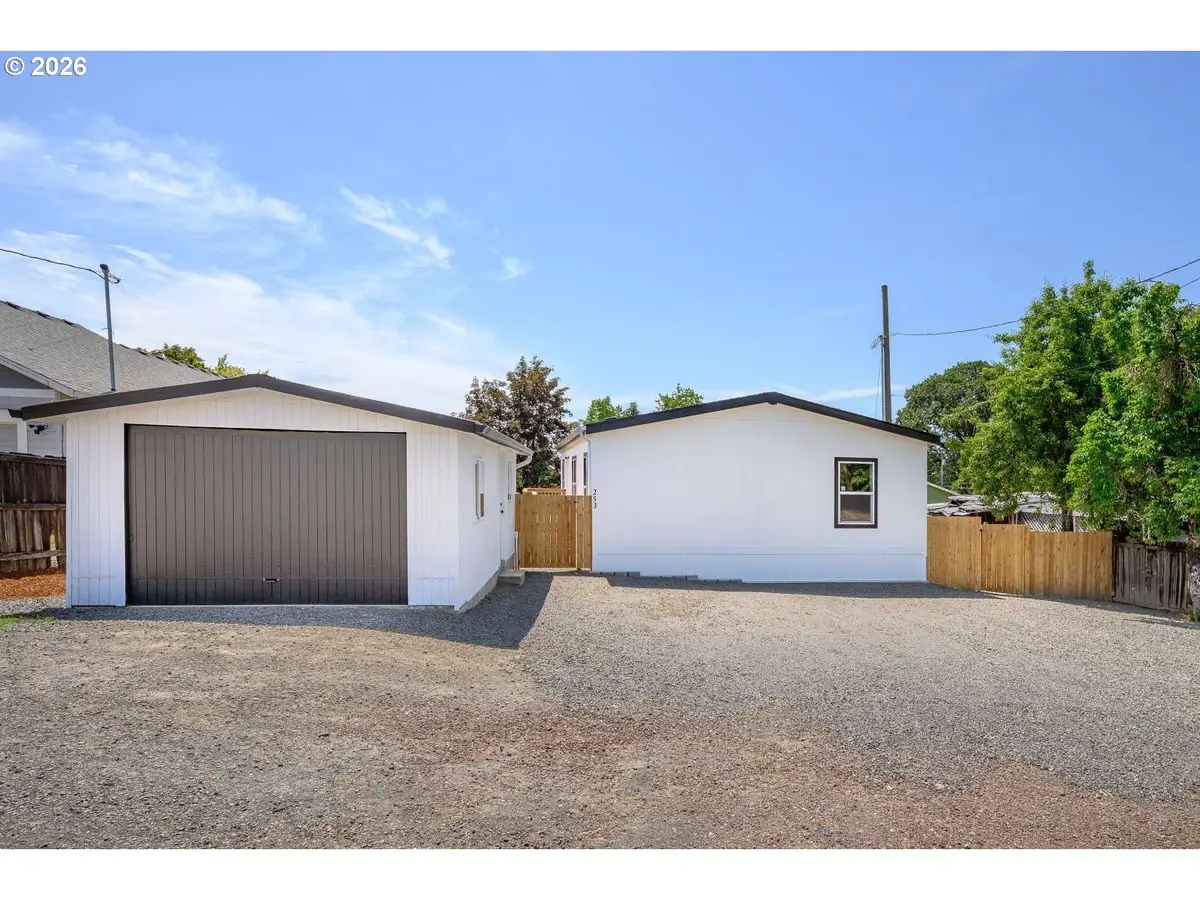 253 E 7th St, Lafayette, OR 97127 - #1
