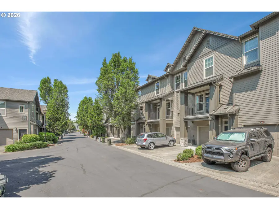 860 Springtree Ln, West Linn, OR 97068 - #2