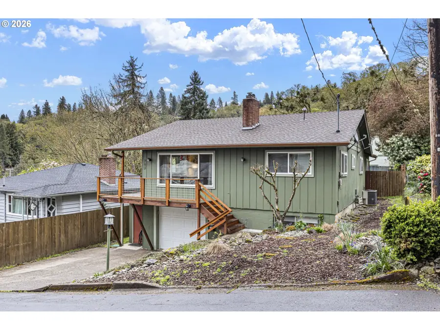 963 SE Glenn St, Roseburg, OR 97470 - #2