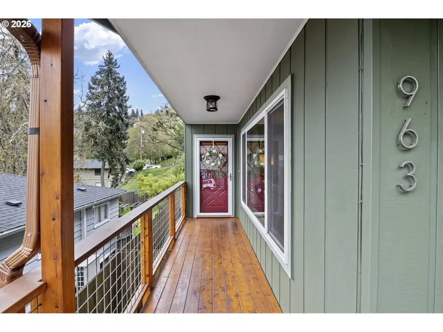 963 SE Glenn St, Roseburg, OR 97470 - #3