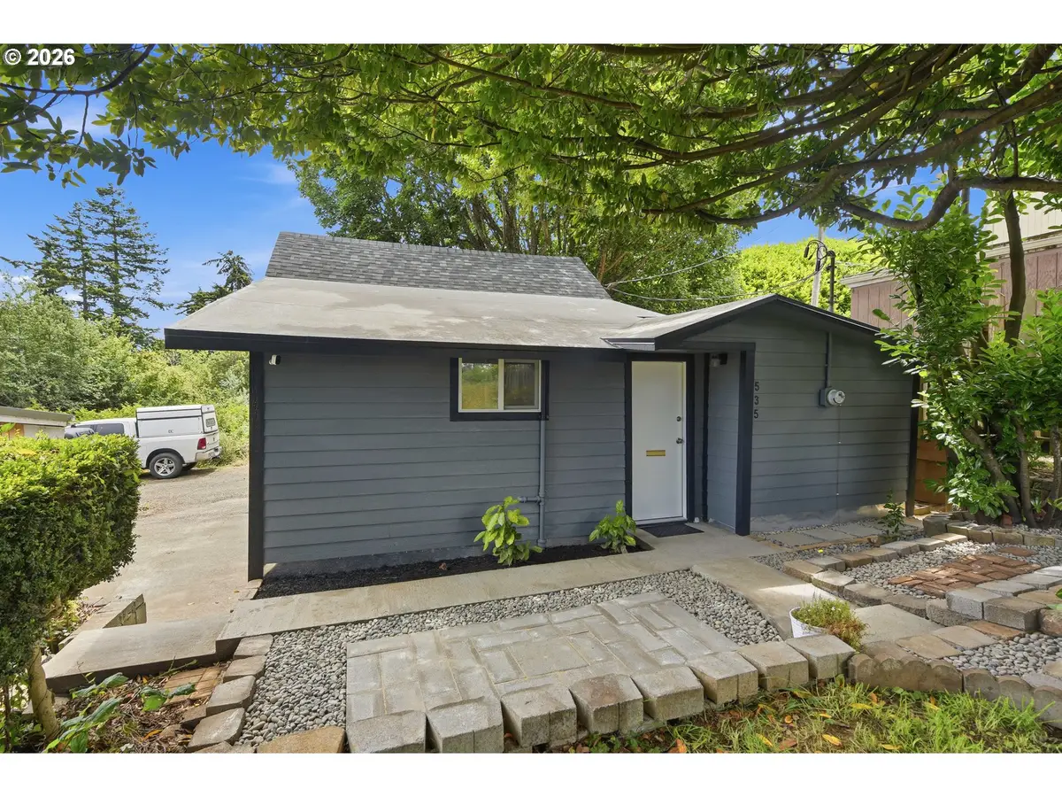 535 State St, North Bend, OR 97459 - #1