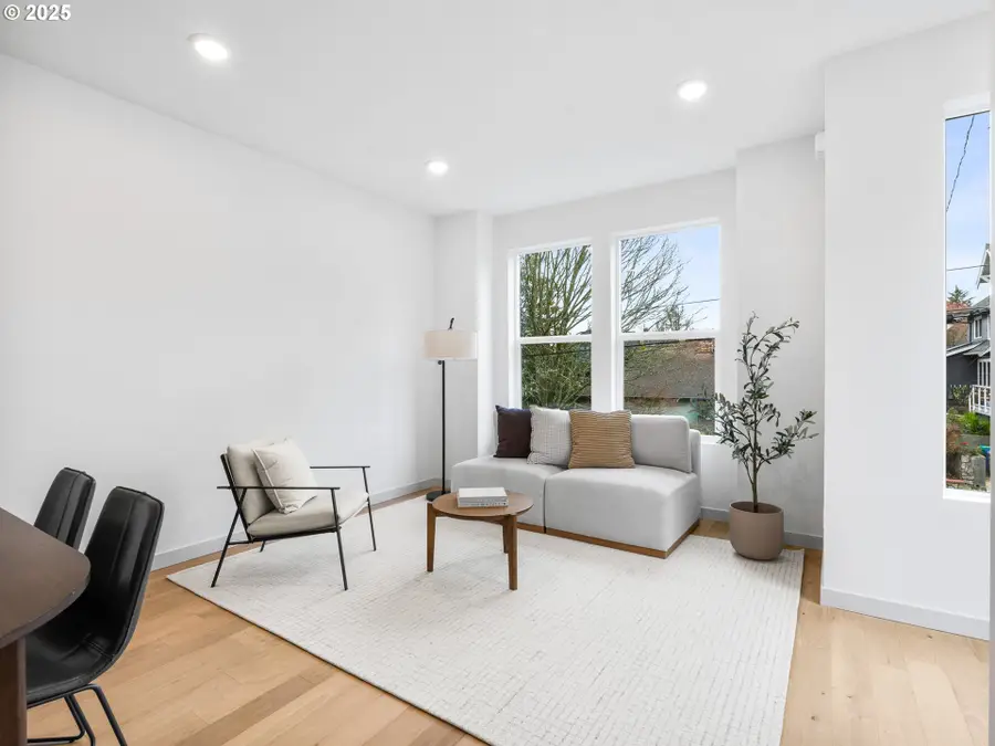 2472 SE Lincoln St, Portland, OR 97214 - Image #3