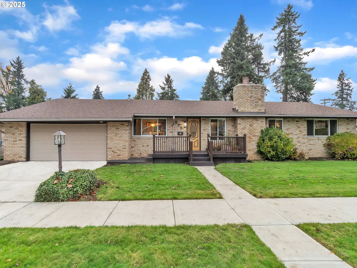 255 N Gardner Ave, Stayton, OR 97383 - Image #1