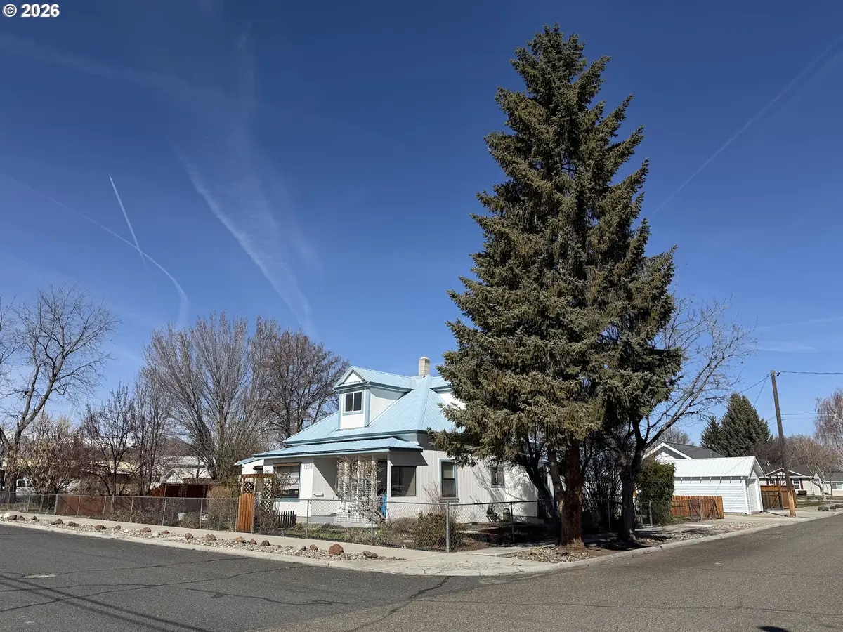 1206 Broadway St, Baker City, OR 97814 - #1