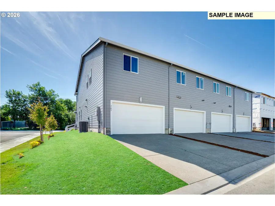 892 Sifuentez Ct, Woodburn, OR 97071 - #2