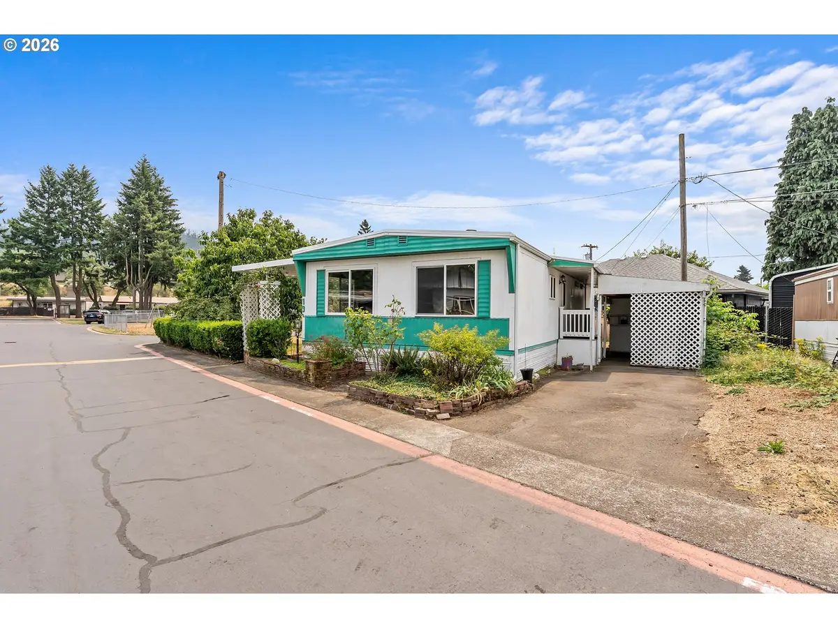 8951 SE Fuller Rd, Northwest Clackamas, OR 97086 - #1
