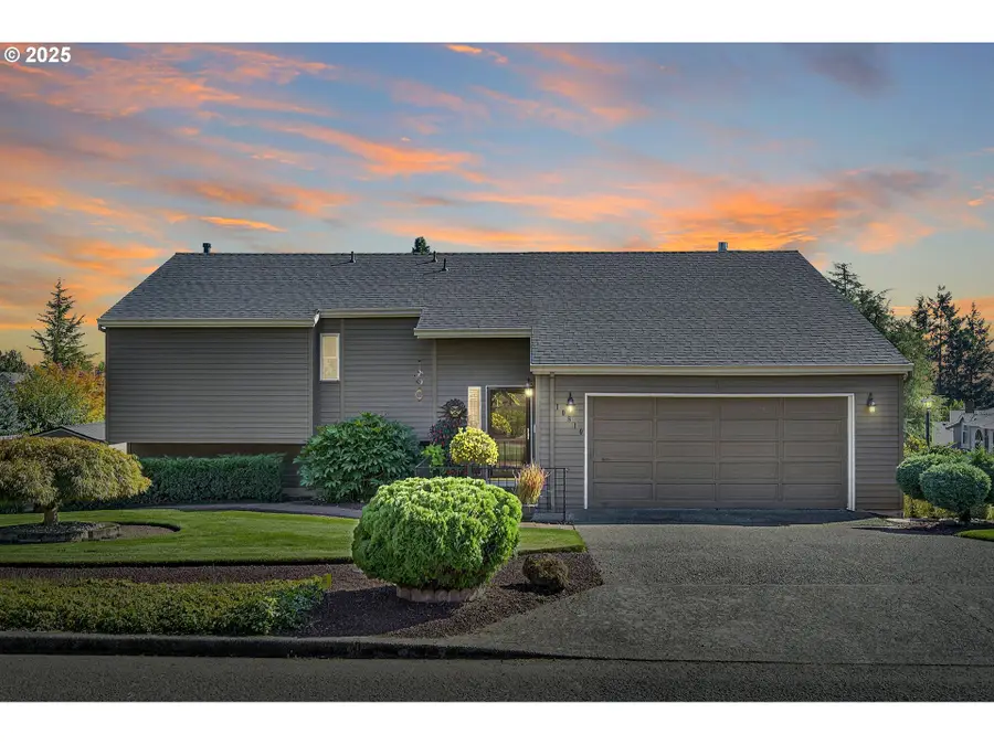 10810 SE Vista View Ln, Northwest Clackamas, OR 97086 - Image #2