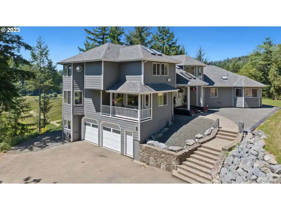 95037 Haynes Way Ln, North Bayside, OR 97459 - Image #2