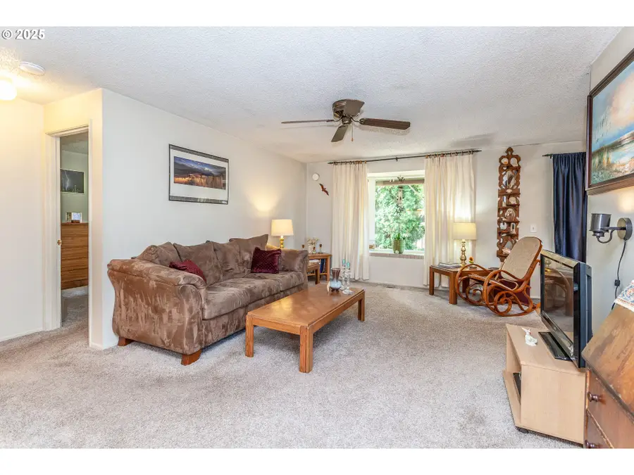 1387 NW Riverview Ave, Gresham, OR 97030 - Image #3