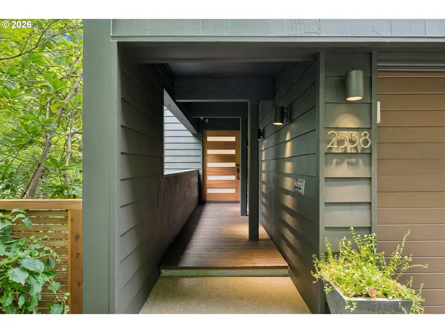 2538 SW Sherwood Dr, Portland, OR 97201 - #3