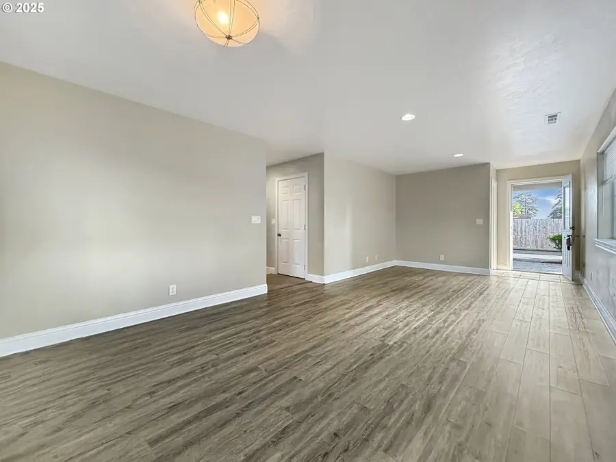 714 Pioneer Rd #3B, Brookings, OR 97415 - Image #3