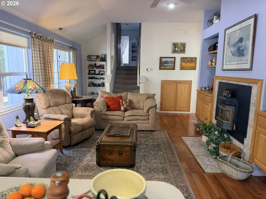 65 Shoreline Dr, Florence, OR 97439 - #3