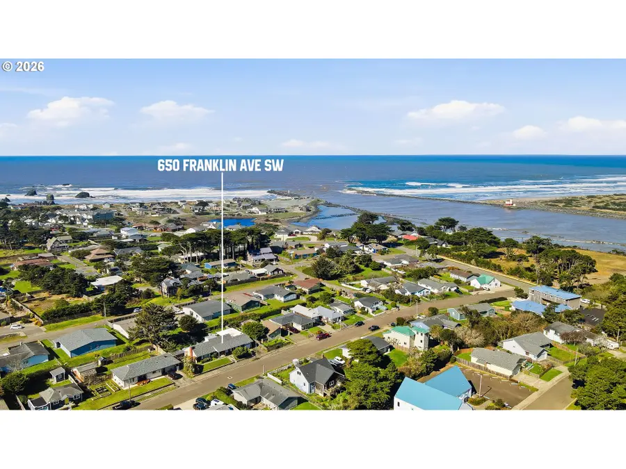 650 Franklin Ave, Bandon, OR 97411 - #2