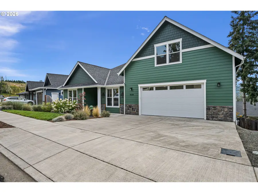 1519 Elm Ave, Cottage Grove, OR 97424 - #2