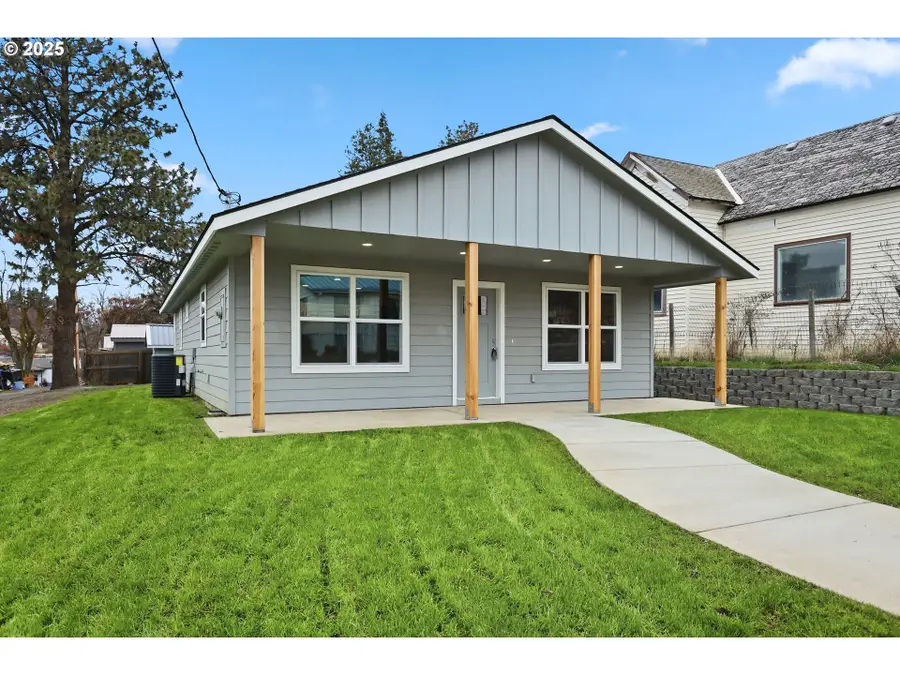 203 4th, Moro, OR 97039 - Image #2