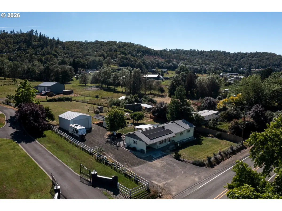 695 Glengary Loop Rd, Roseburg, OR 97470 - #1