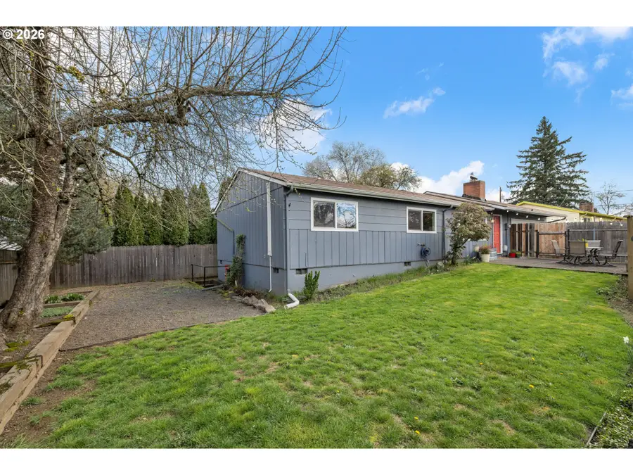 8827 SE Knapp St, Portland, OR 97266 - #2