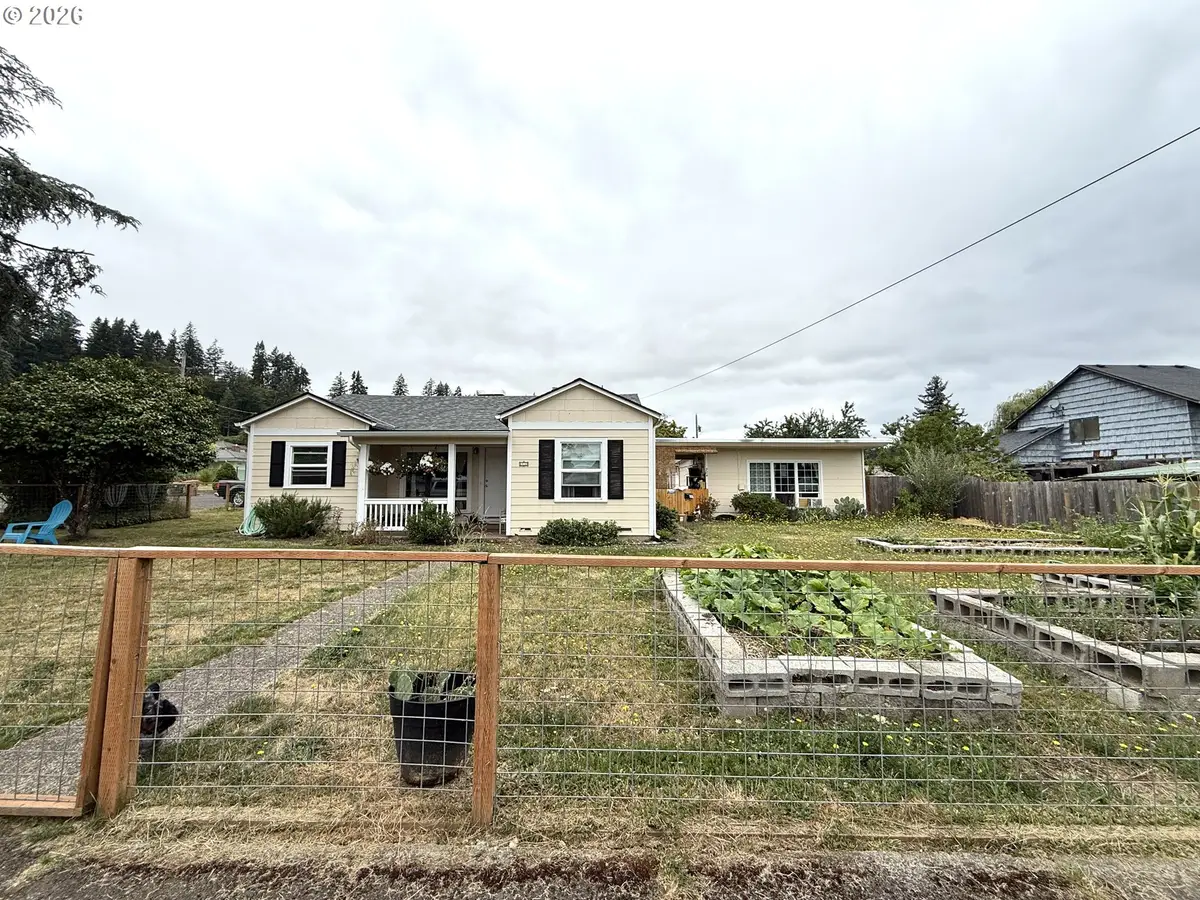 914 4th Ave, Sweet Home, OR 97386 - #1