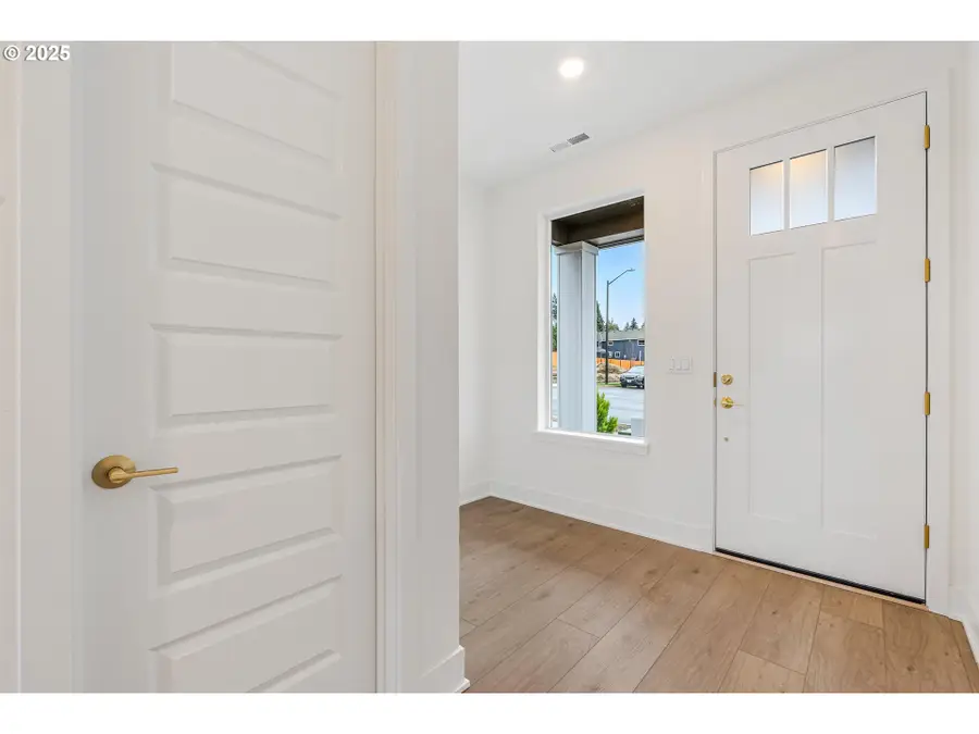 15985 SW Bluewater Ter, Tigard, OR 97224 - Image #2