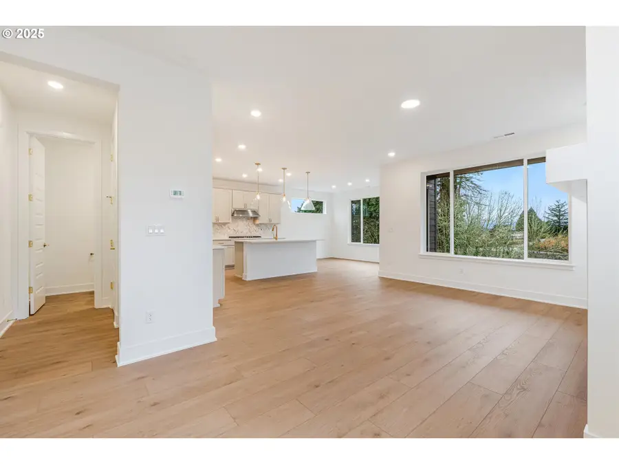 15985 SW Bluewater Ter, Tigard, OR 97224 - Image #3