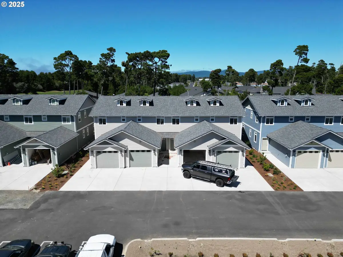 1575 37th St, Florence, OR 97439 - Image #1