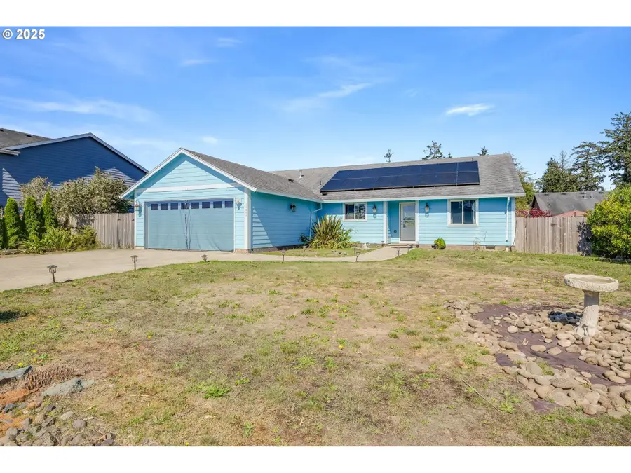 1015 SW 2nd St, Warrenton, OR 97146 - Image #3