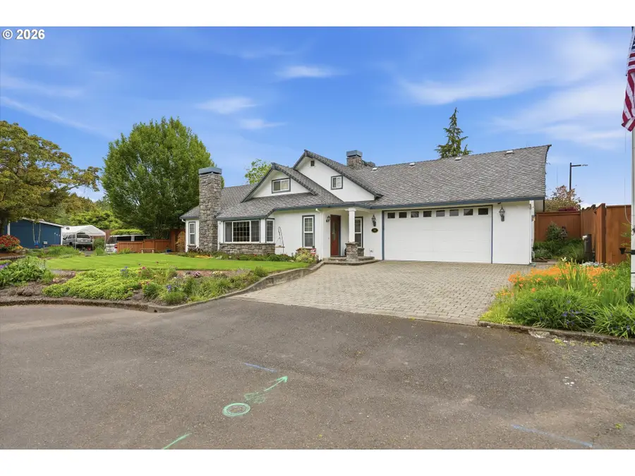 210 W 8th St, Lafayette, OR 97127 - #2