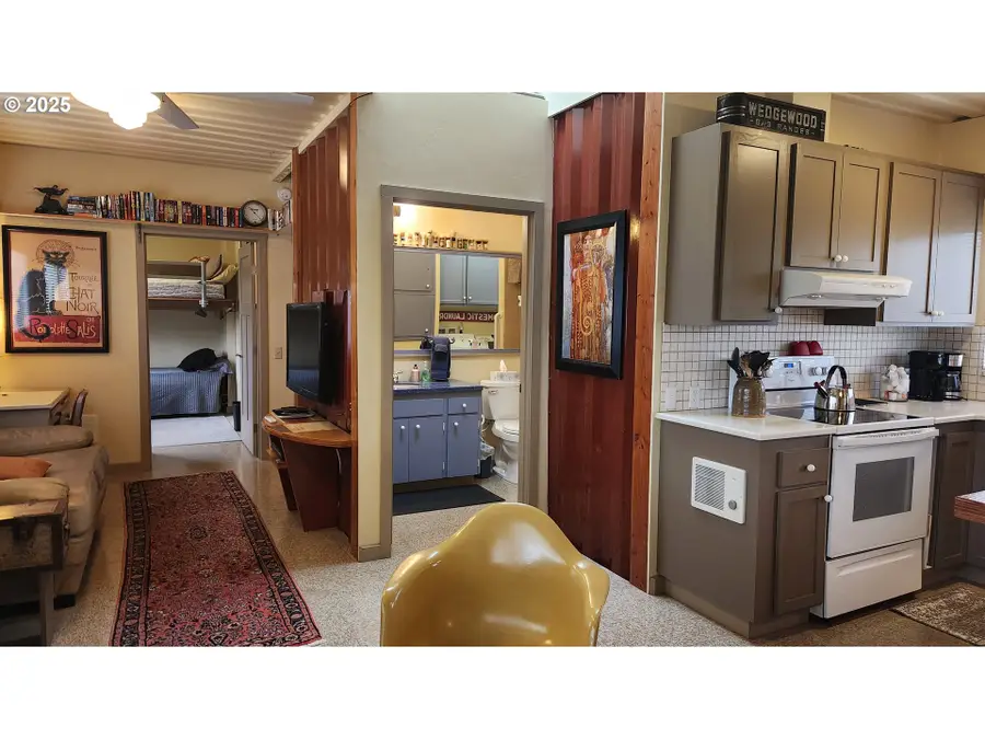 4395 E 20th Ave, Eugene, OR 97403 - Image #2