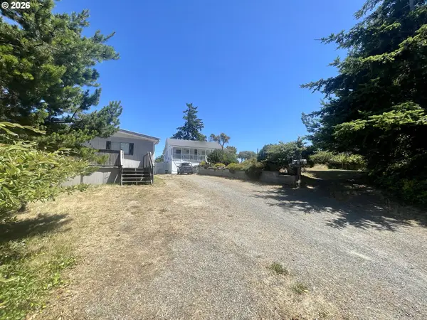2519 Everett Ave, NorthBend, OR 97459