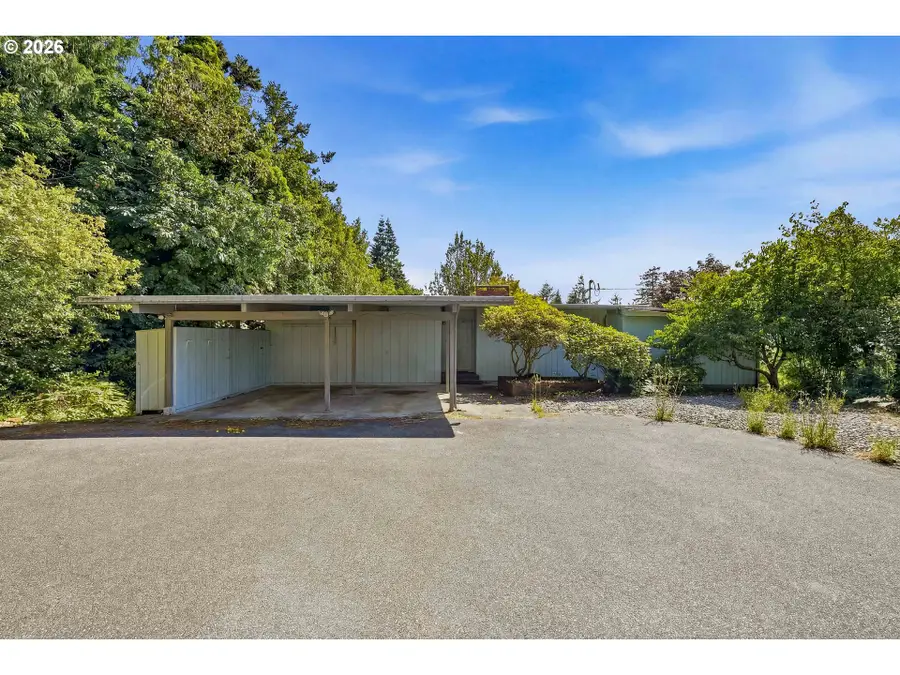 1159 E 1st Pl, Coquille, OR 97423 - #2