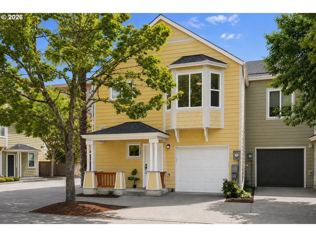 550 NE Knott St, Portland, OR 97212 - #1