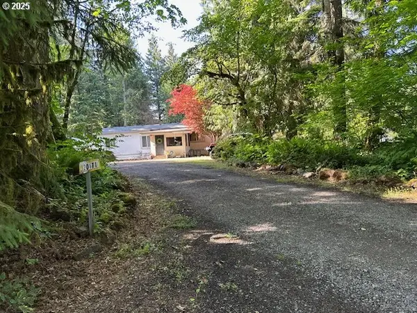 20671 SE Greenleaf Dr, Sandy, OR 97055