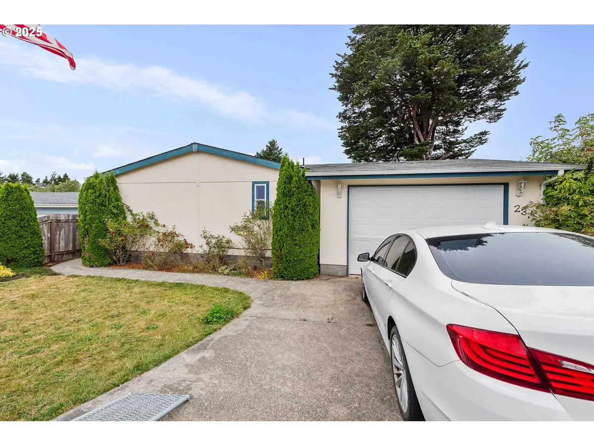 235 1st Ave, Coos Bay, OR 97420 - Image #1