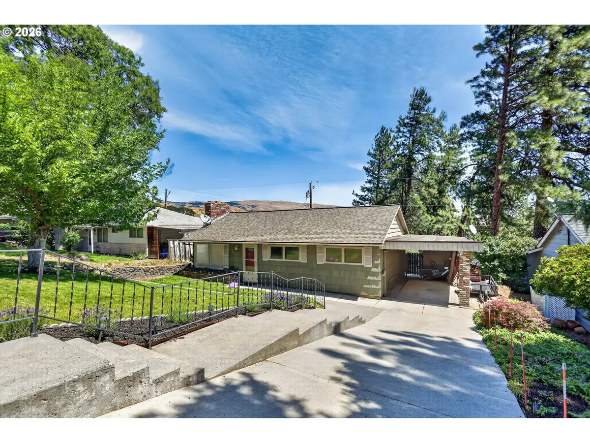 3331 W 13th St, Chenoweth, OR 97058 - #1
