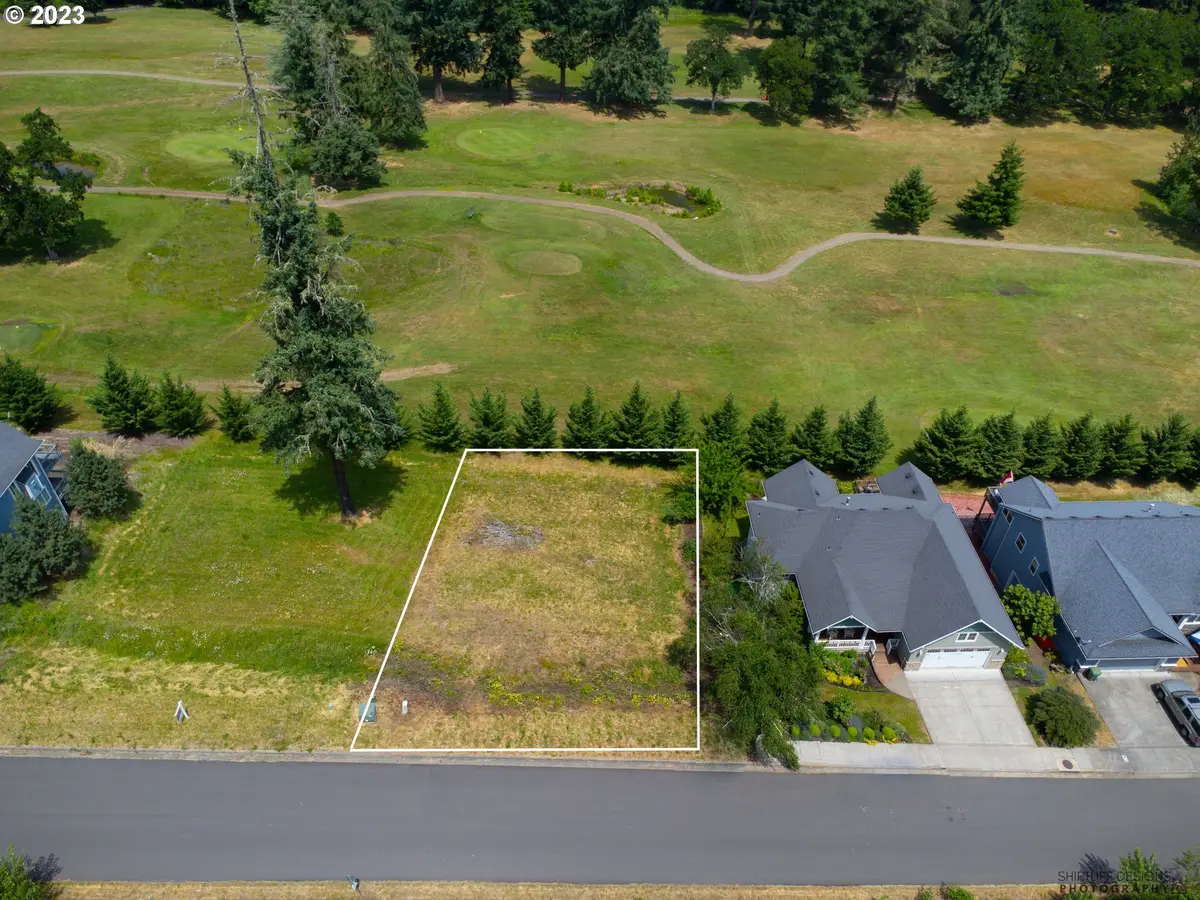 980 Holly Ave, Cottage Grove, OR 97424 - Image #1