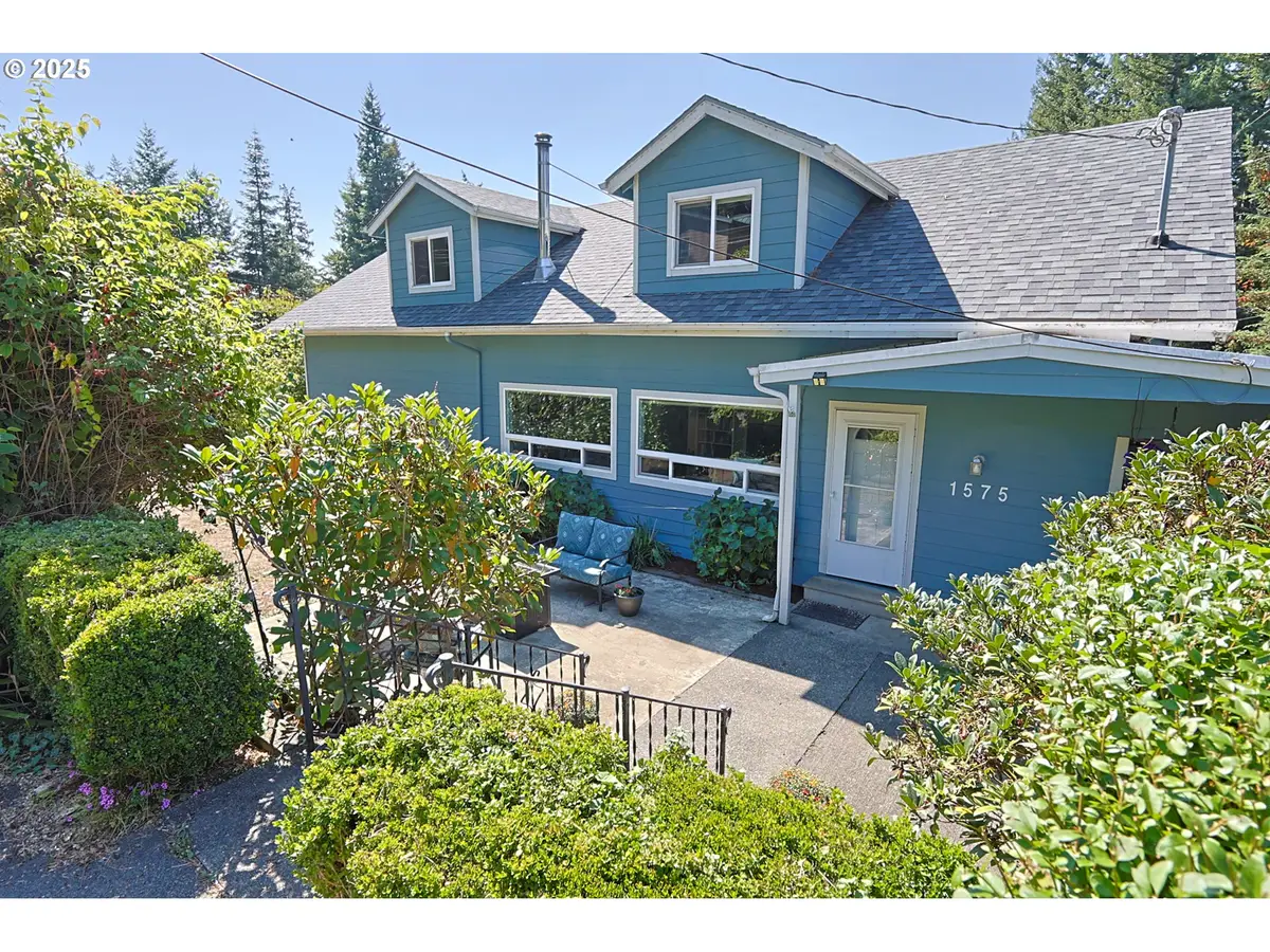 1575 N Henry St, Coquille, OR 97423 - Image #1