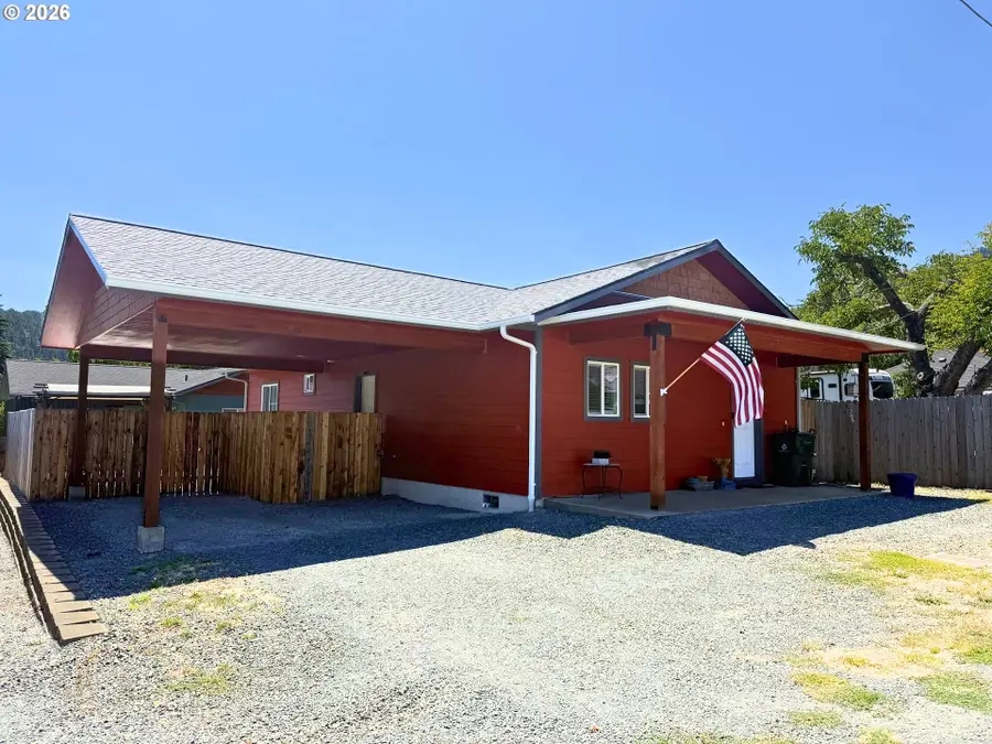 120 E Date St, Powers, OR 97466 - #2