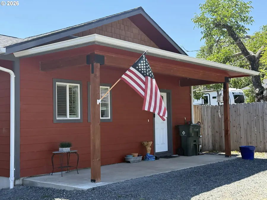 120 E Date St, Powers, OR 97466 - #3