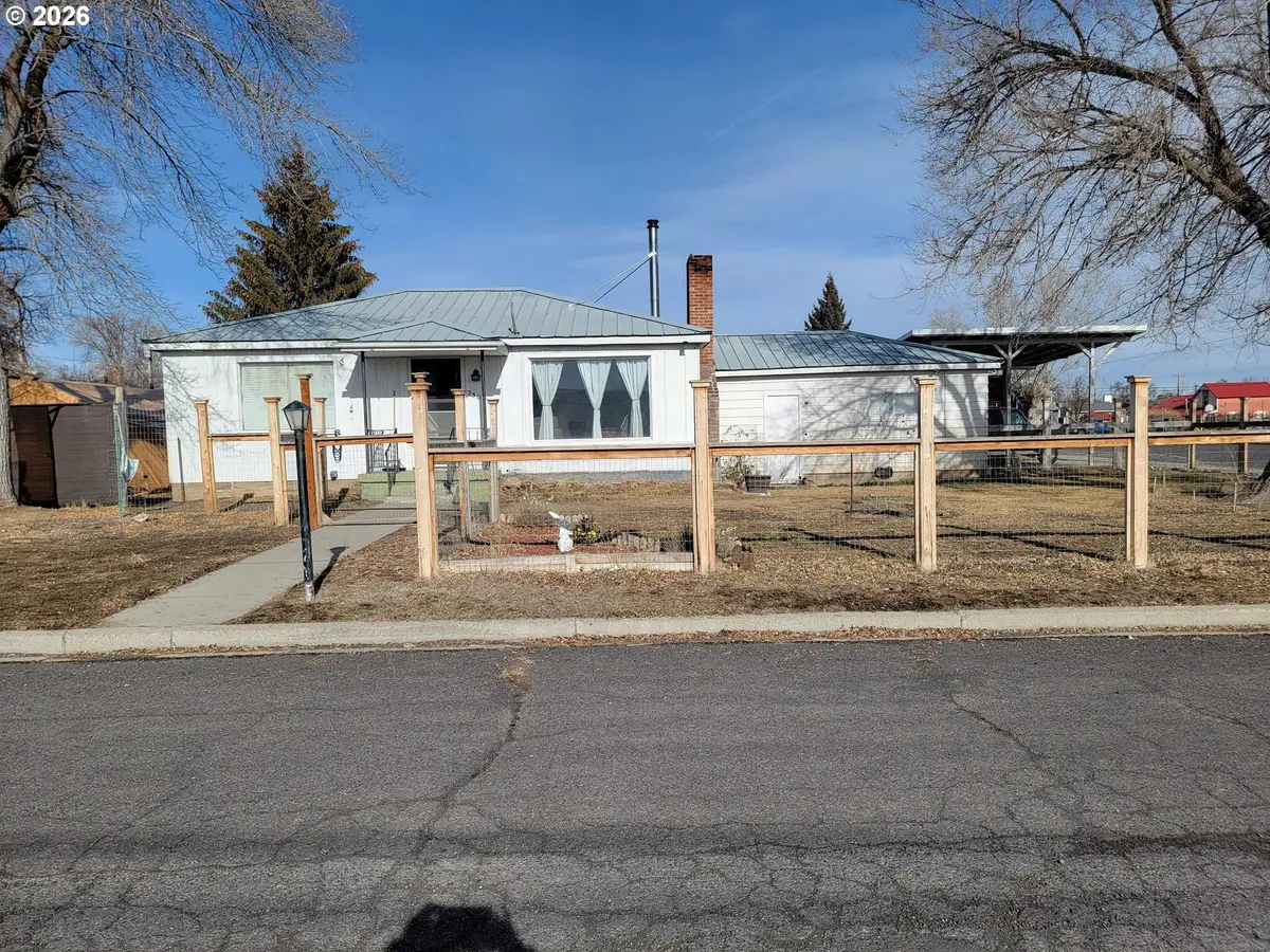 530 W A St, Burns, OR 97720 - #1