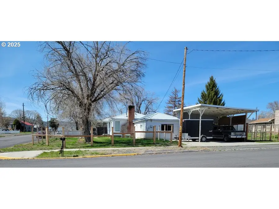 530 W A St, Burns, OR 97720 - #2