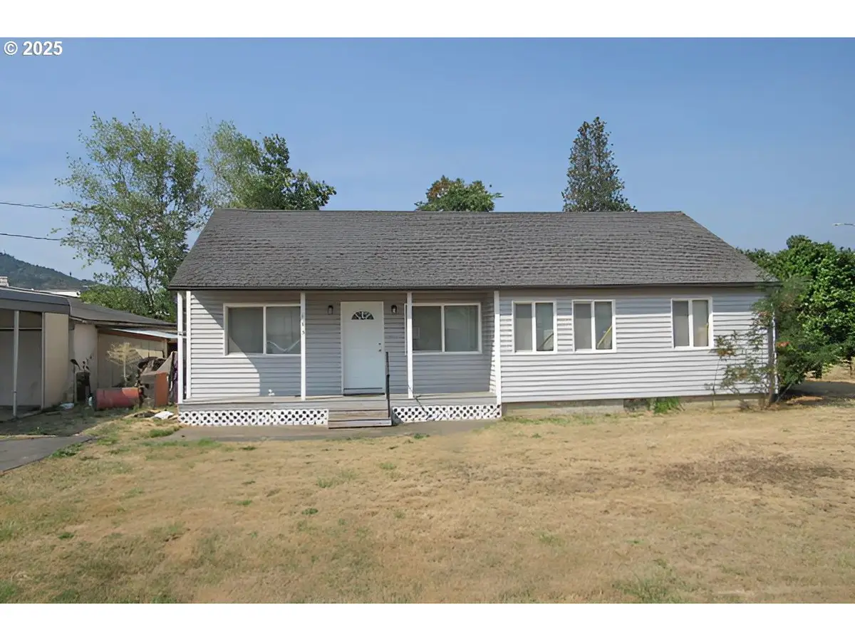 165 Robinson St, Sutherlin, OR 97479 - Image #1
