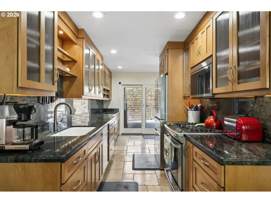 14 Preakness Ct, Lake Oswego, OR 97035 - #3