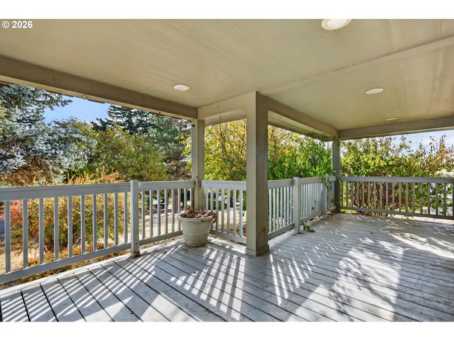 402 Jefferson St, Moro, OR 97039 - #3